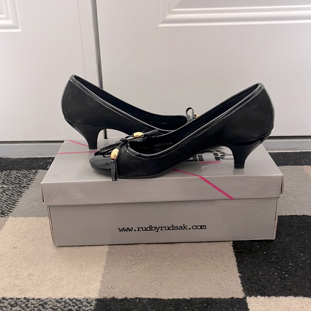 Black Pumps for sale